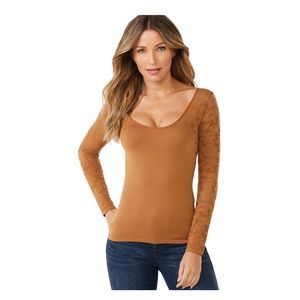 Sofia Vergara lace seamless top